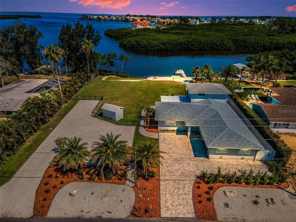 1620 SEA BREEZE DRIVE photo 1