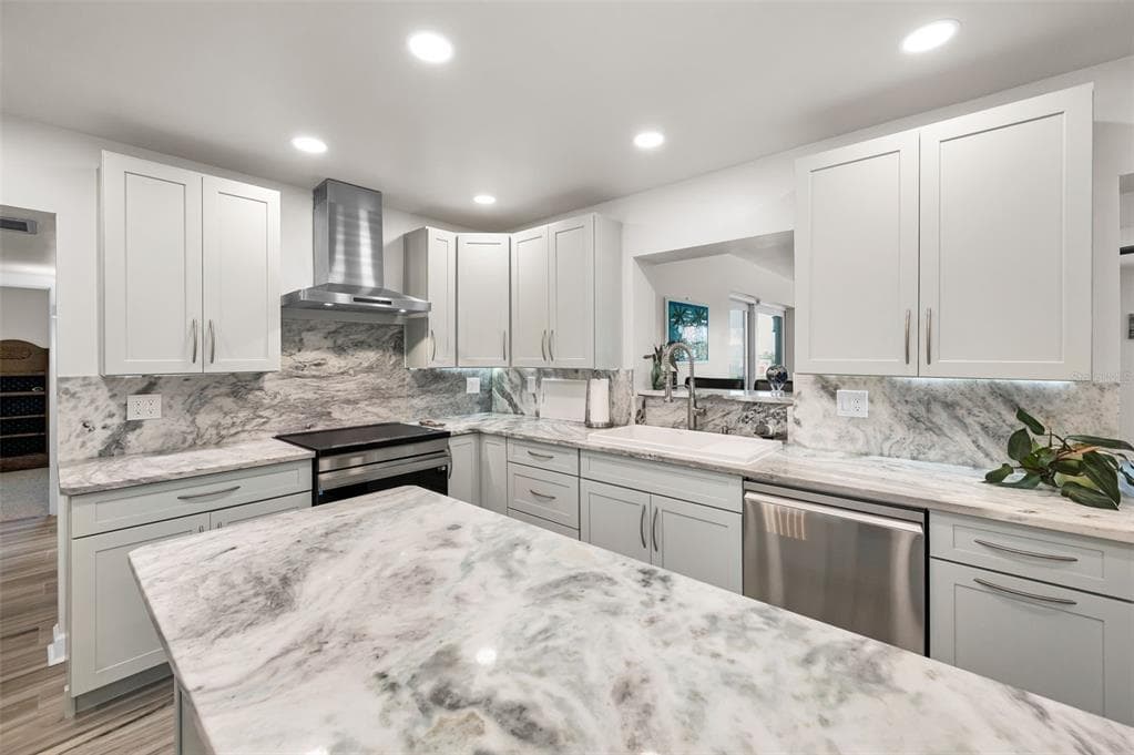 1620 SEA BREEZE DRIVE photo 20