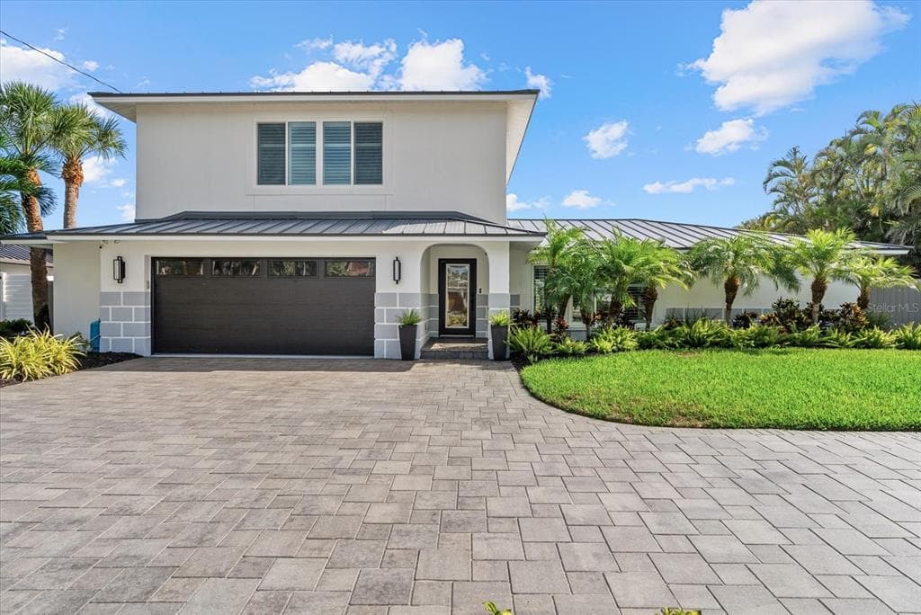 813 IDLEWILD WAY photo 2