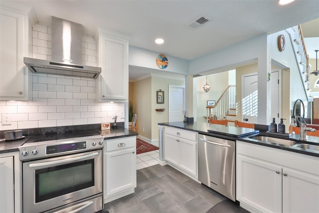 831 SYMPHONY ISLES BOULEVARD photo 14
