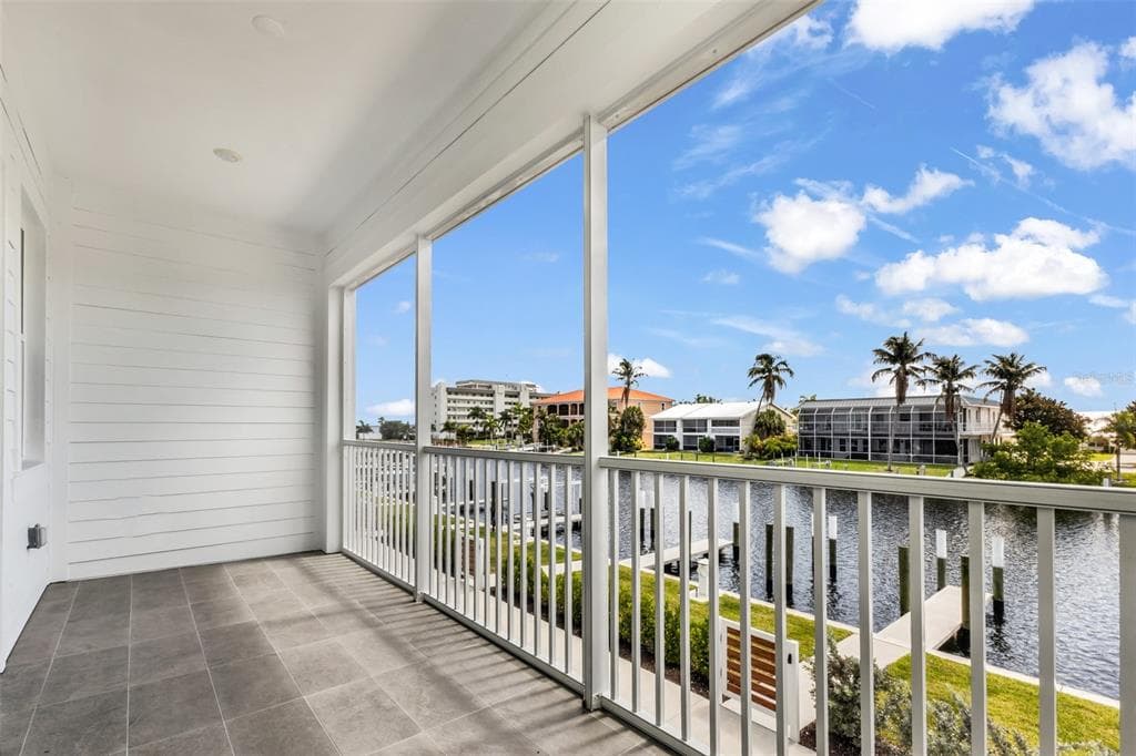 1617 SEAHAVEN DRIVE 504 photo 18