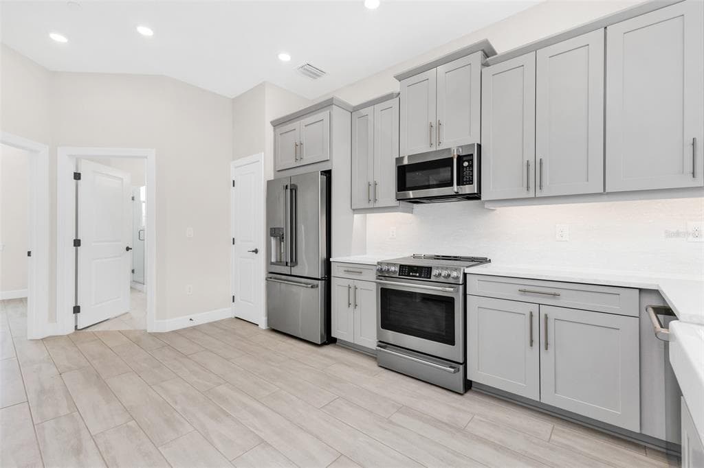 1617 SEAHAVEN DRIVE 506 photo 10