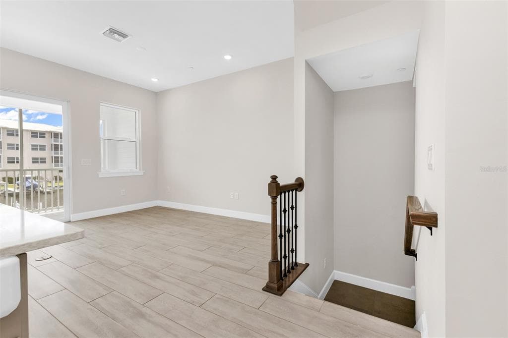 1617 SEAHAVEN DRIVE 506 photo 19