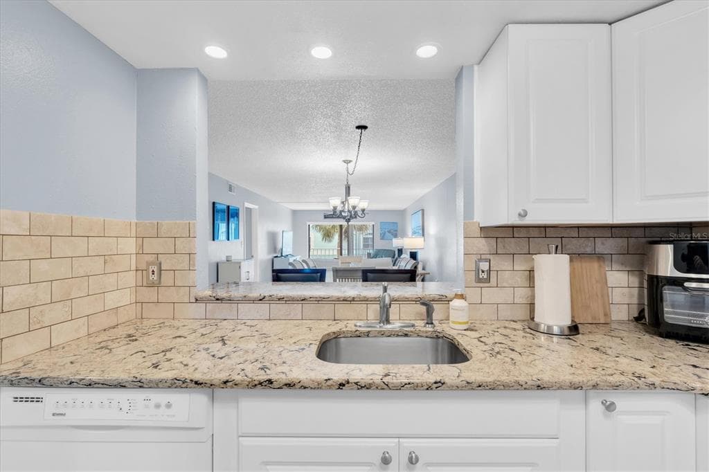719 PINELLAS BAYWAY S 110 photo 16