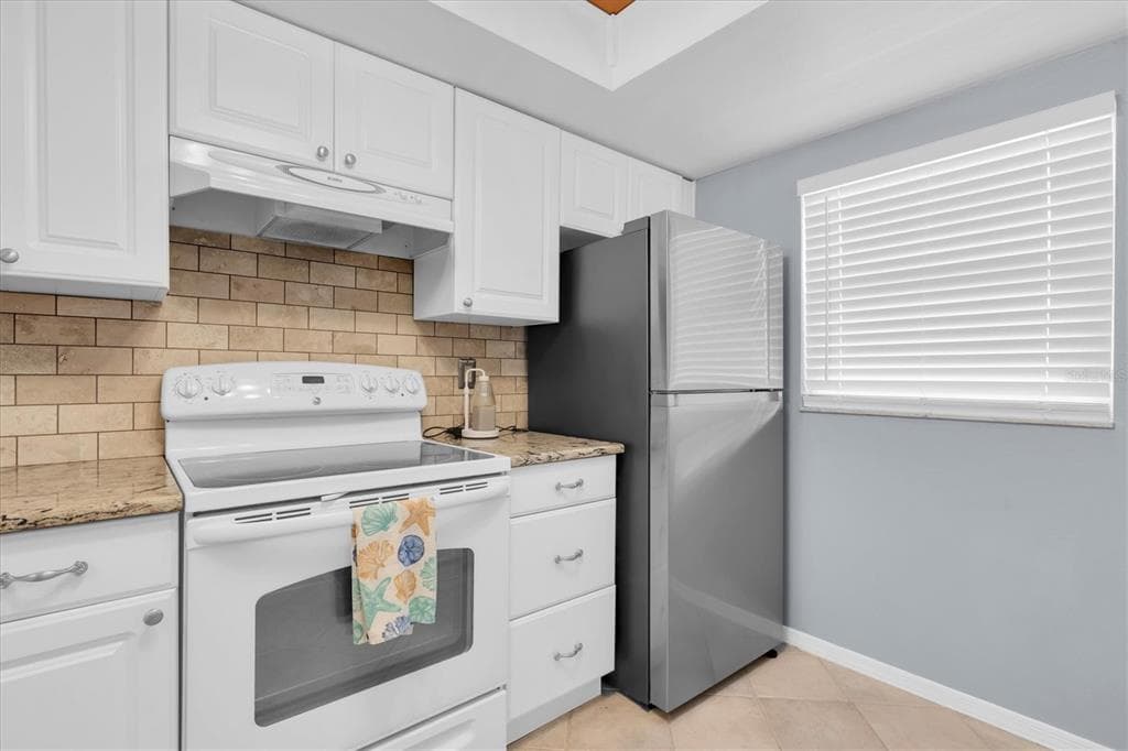719 PINELLAS BAYWAY S 110 photo 14