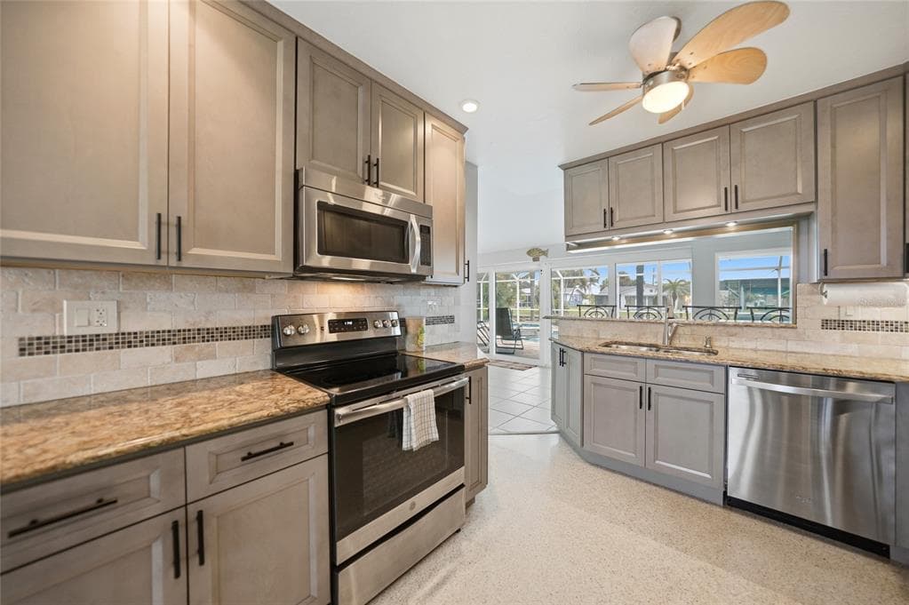 1433 LEMON BAY DRIVE photo 11