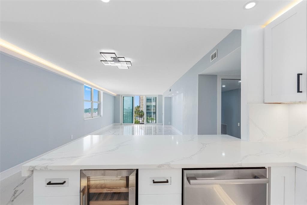 1400 GULF BOULEVARD 409 photo 16