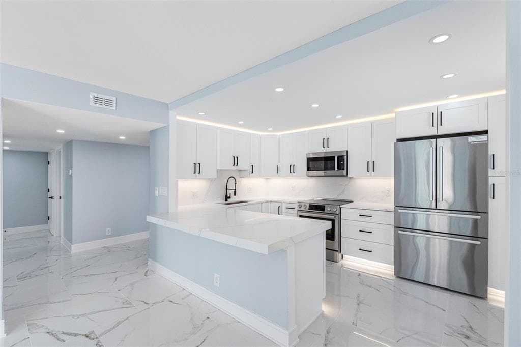 1400 GULF BOULEVARD 409 photo 9