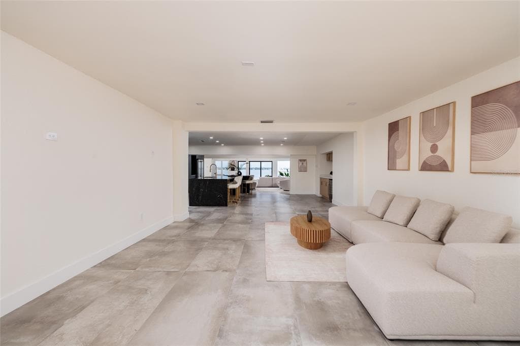 412 SHORE DRIVE E photo 6