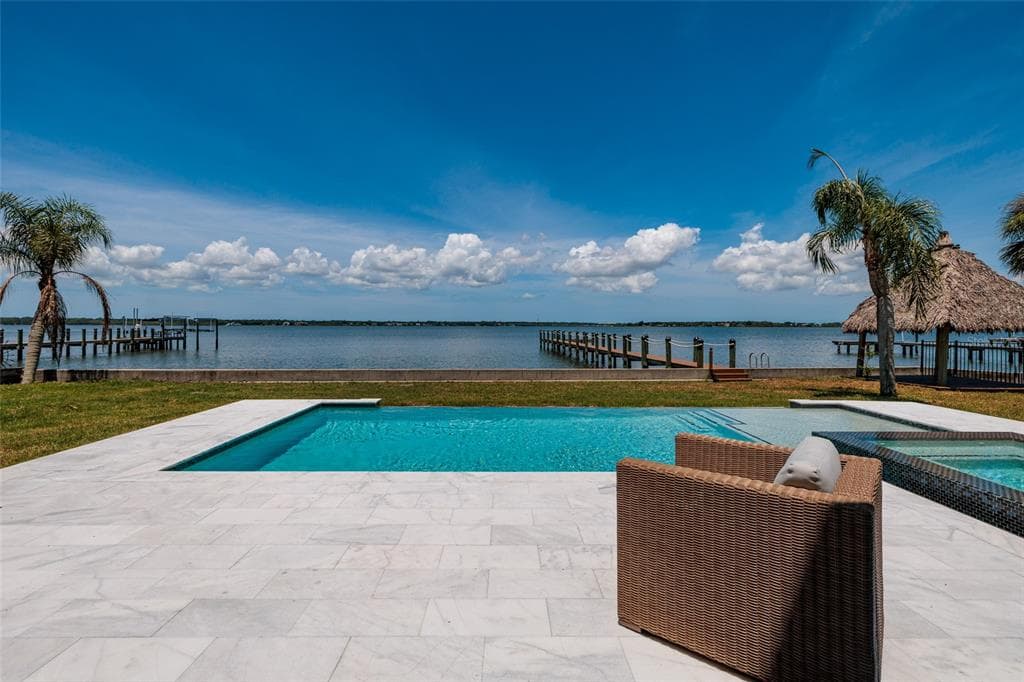 412 SHORE DRIVE E photo 16