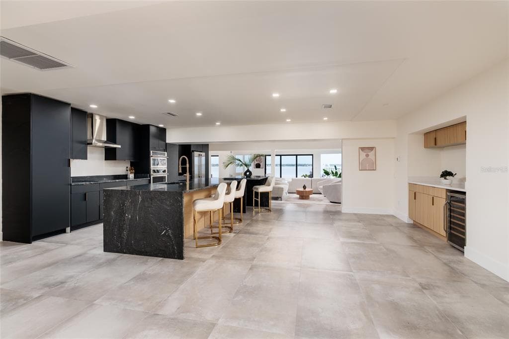 412 SHORE DRIVE E photo 7