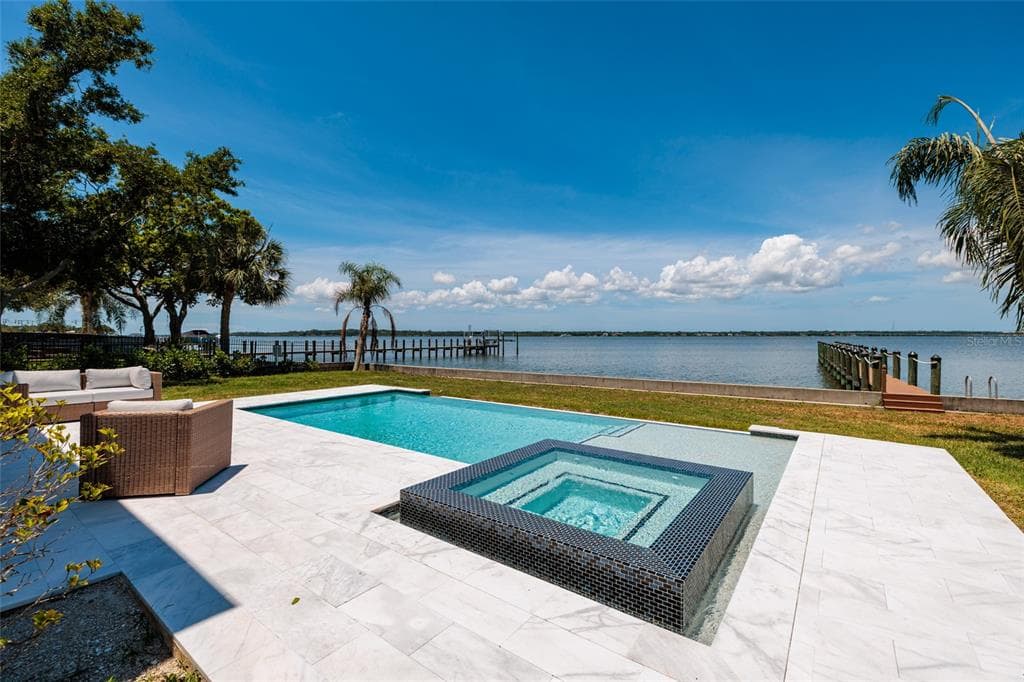 412 SHORE DRIVE E photo 18