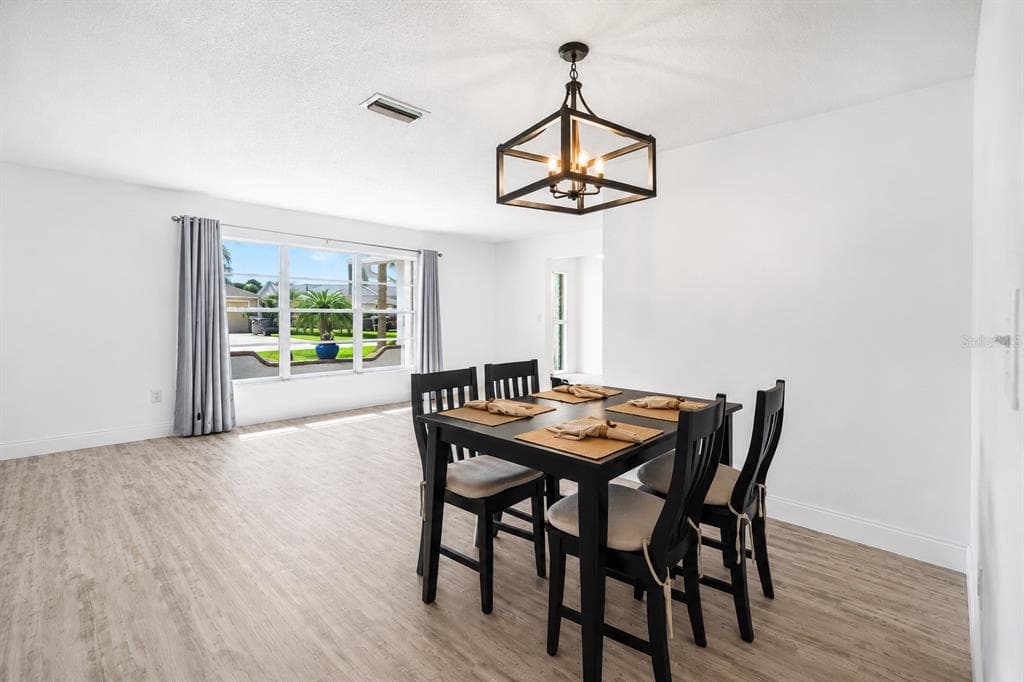 31 FLEMING COURT photo 13