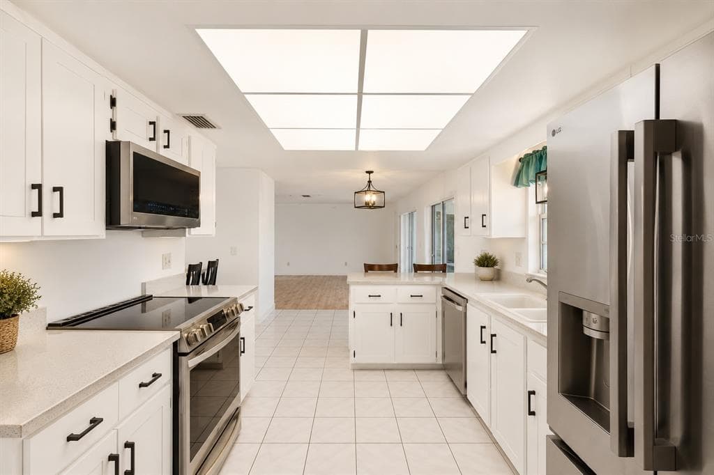 31 FLEMING COURT photo 17