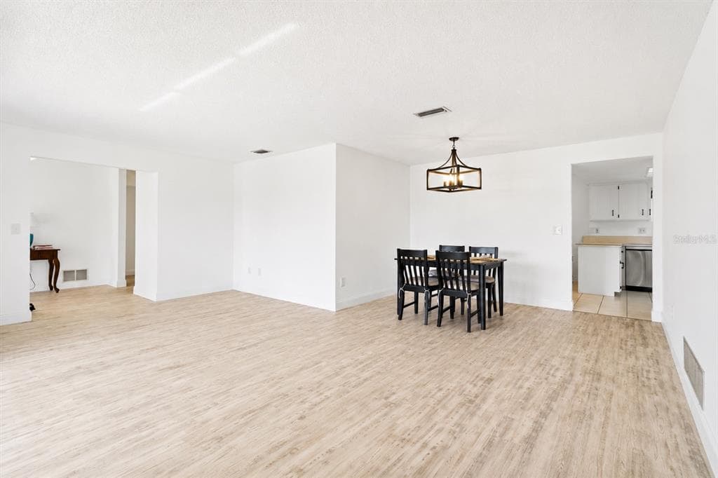 31 FLEMING COURT photo 12