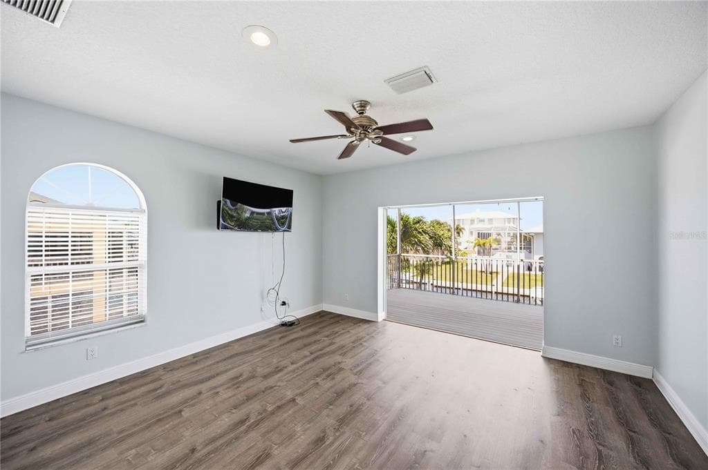 10460 MARION STREET photo 23
