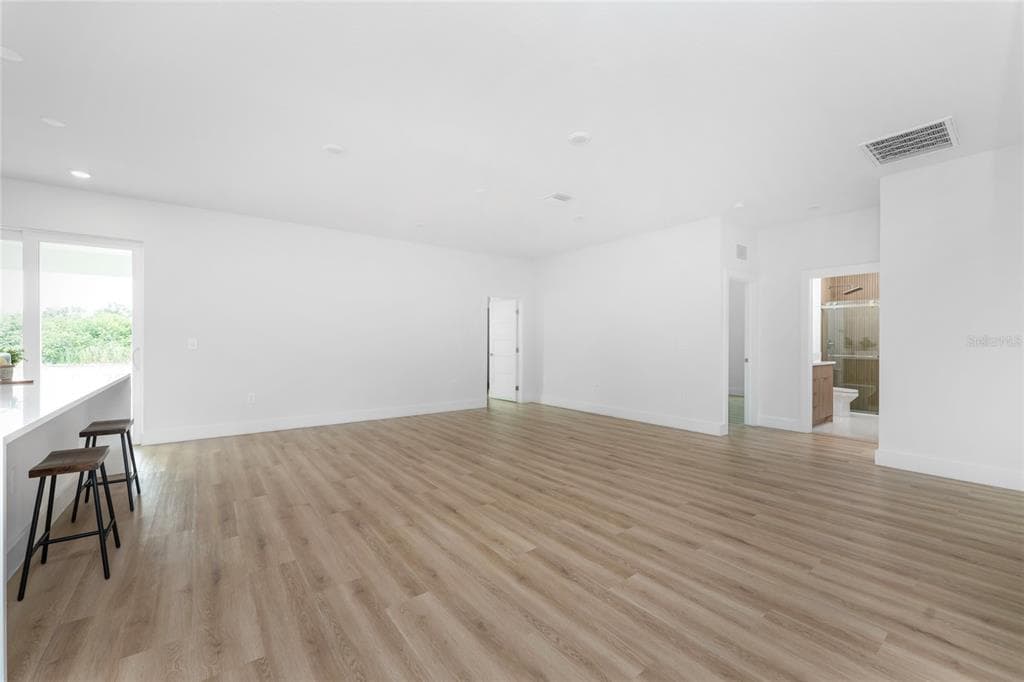 203 REDWOOD ROAD photo 20