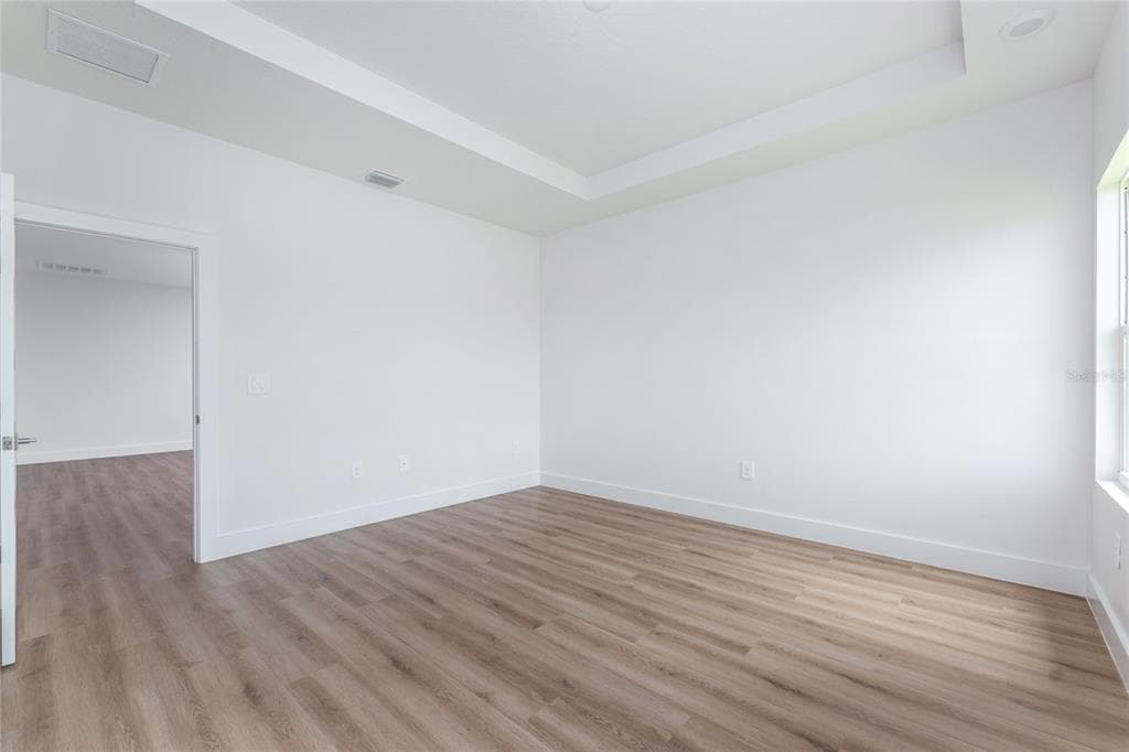 205 REDWOOD ROAD photo 23