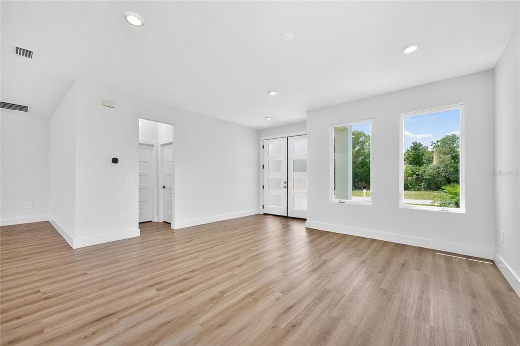 205 REDWOOD ROAD photo 13