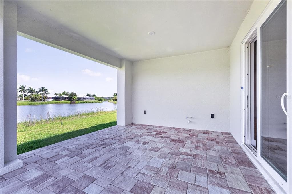 205 REDWOOD ROAD photo 3