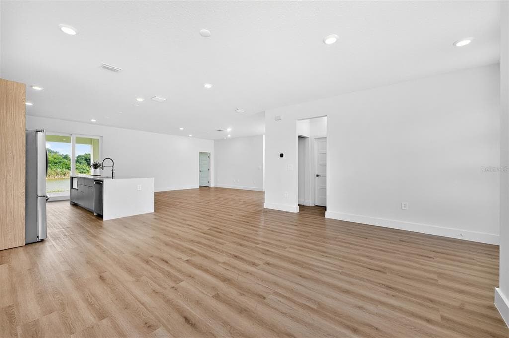 205 REDWOOD ROAD photo 14