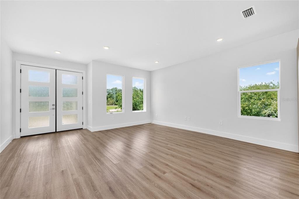 205 REDWOOD ROAD photo 4