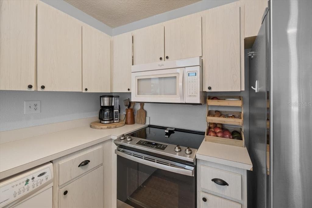 7264 ABERDEEN COURT photo 20
