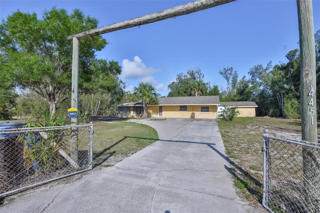 14451 HIGHLAND ROAD photo 5
