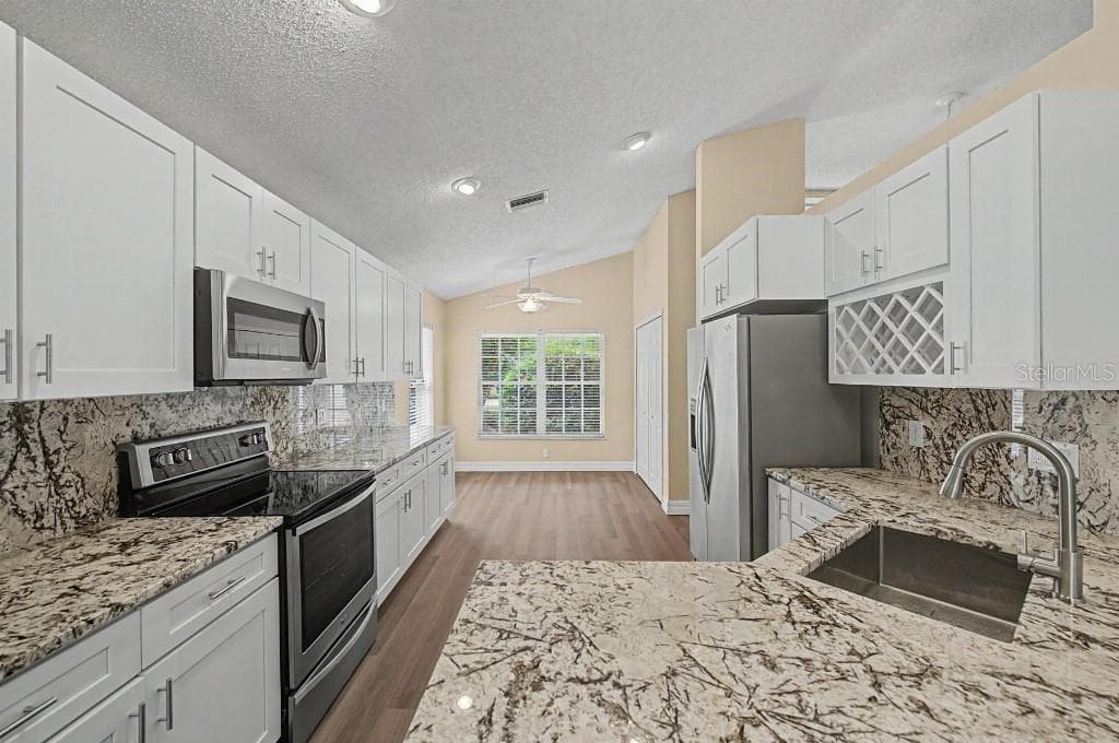 1812 ORCHARDGROVE AVENUE photo 15
