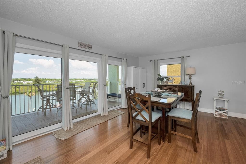 18610 GULF BOULEVARD 610 photo 17