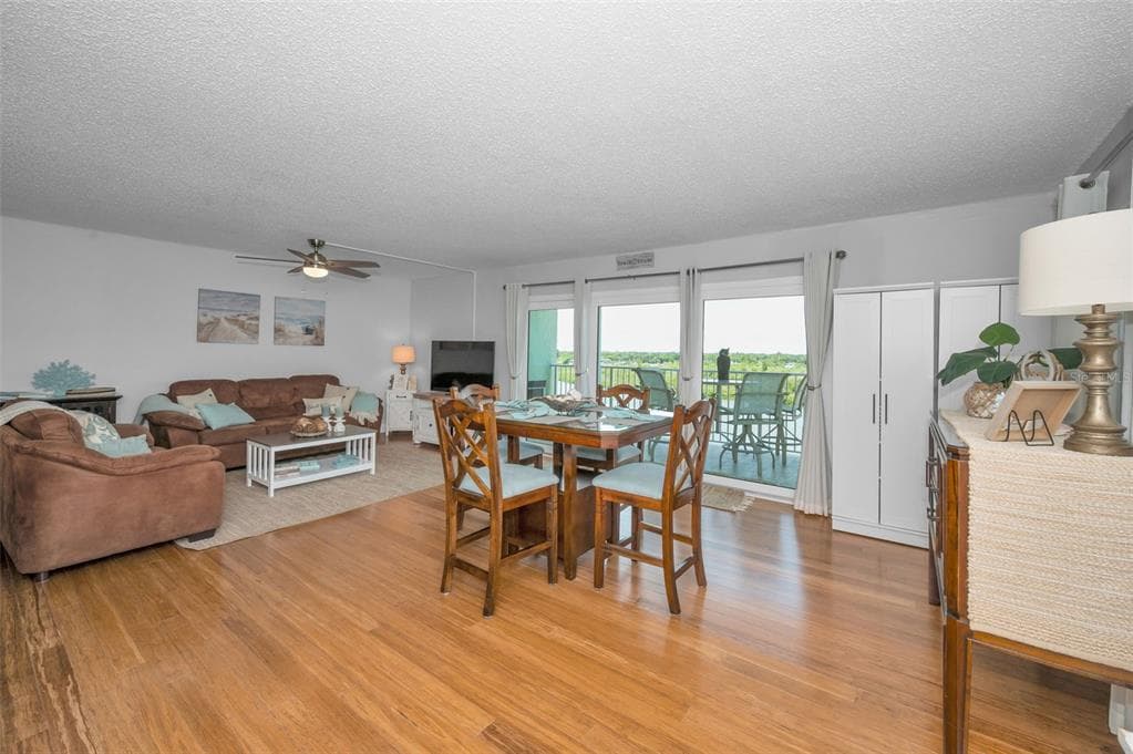 18610 GULF BOULEVARD 610 photo 22