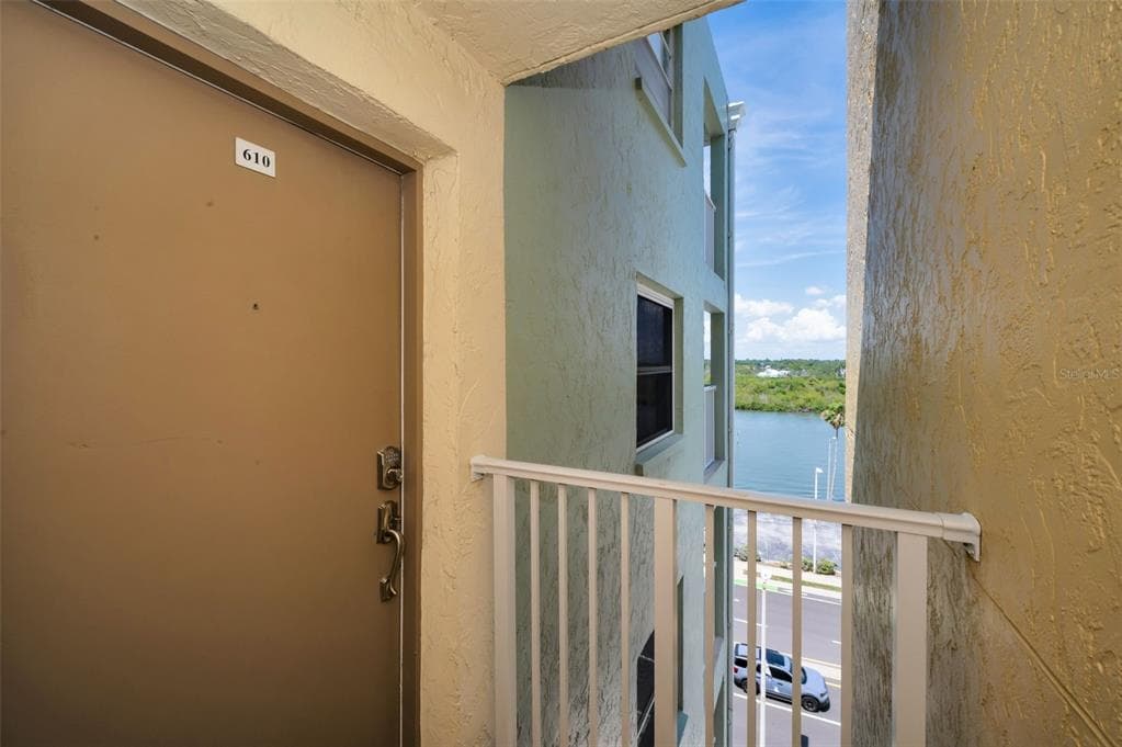 18610 GULF BOULEVARD 610 photo 9