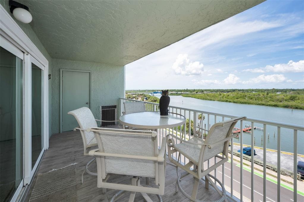 18610 GULF BOULEVARD 610 photo 19
