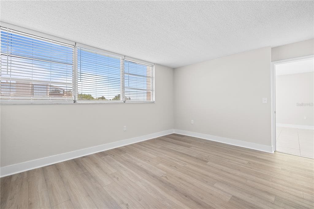7425 BAY ISLAND DRIVE S 104 photo 24