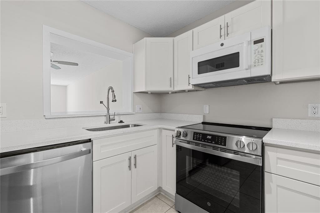 7425 BAY ISLAND DRIVE S 104 photo 4