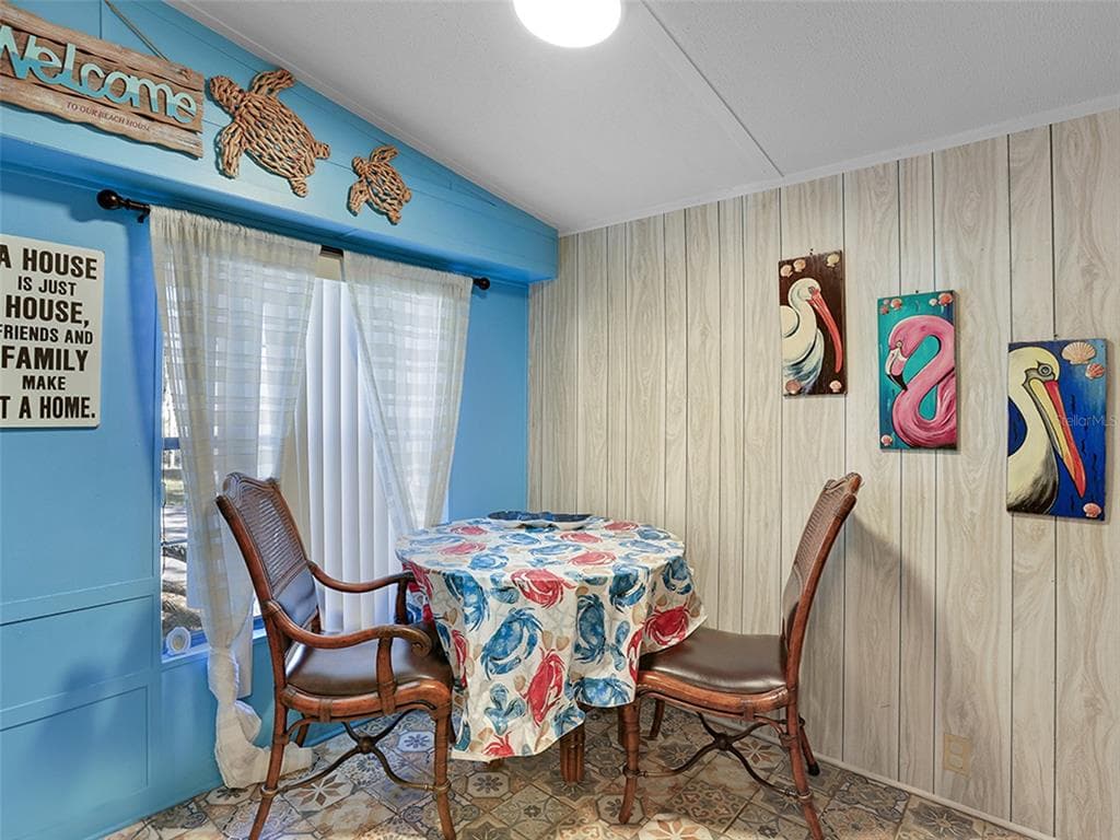 112 8TH STREET NE photo 21