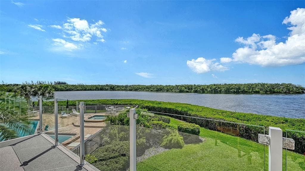 11 TIDY ISLAND BOULEVARD 11 photo 24