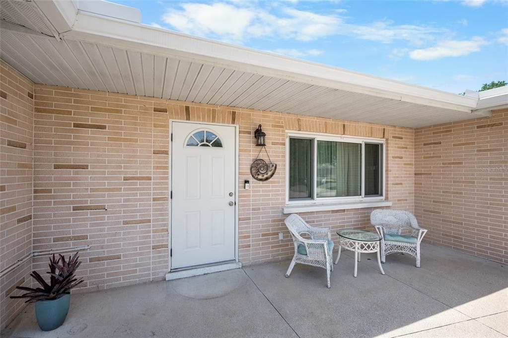 524 S NEPONSIT DRIVE photo 6