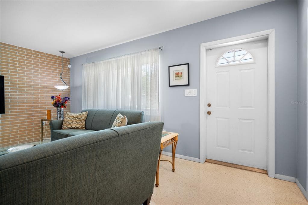 524 S NEPONSIT DRIVE photo 7