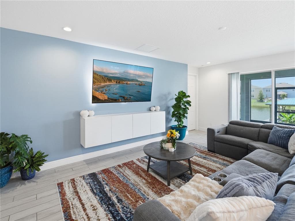 5040 BESSIE COURT 5