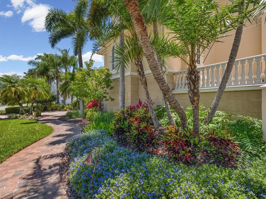 6224 PASADENA POINT BOULEVARD 5