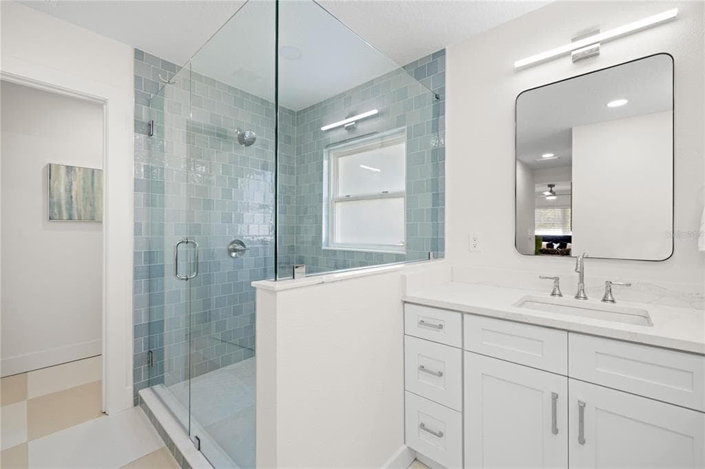 2117 S WEST SHORE BOULEVARD photo 16