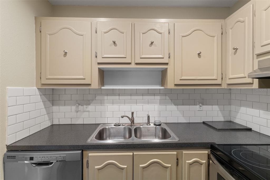 12102 BOYNTON LANE B photo 22