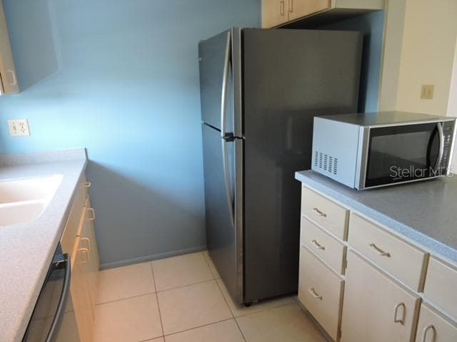1433 MEDITERRANEAN DRIVE C photo 14