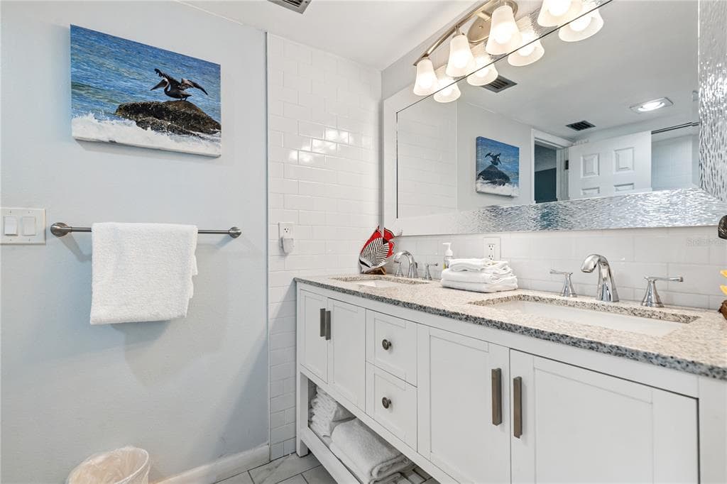 230 MEDALLION BOULEVARD E photo 16