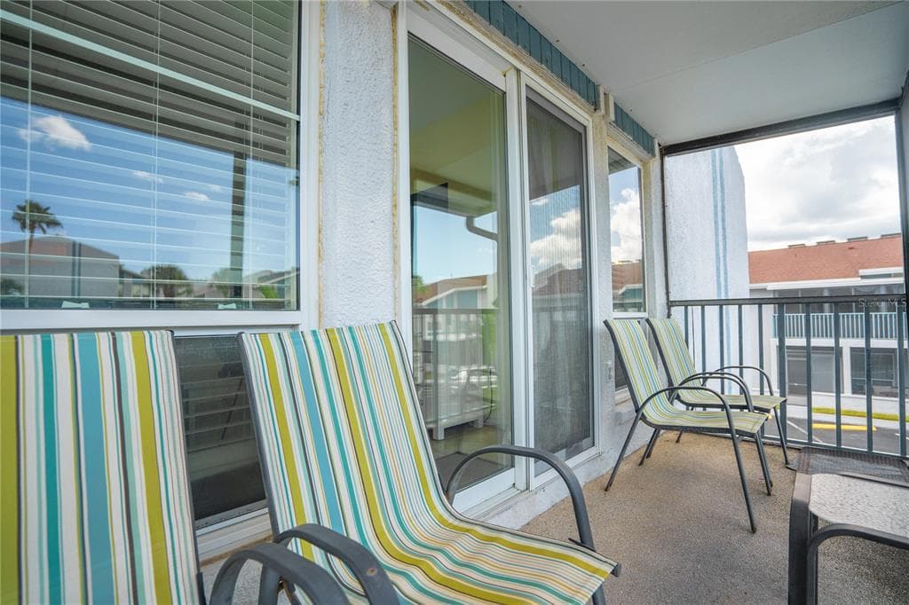 230 MEDALLION BOULEVARD E photo 20