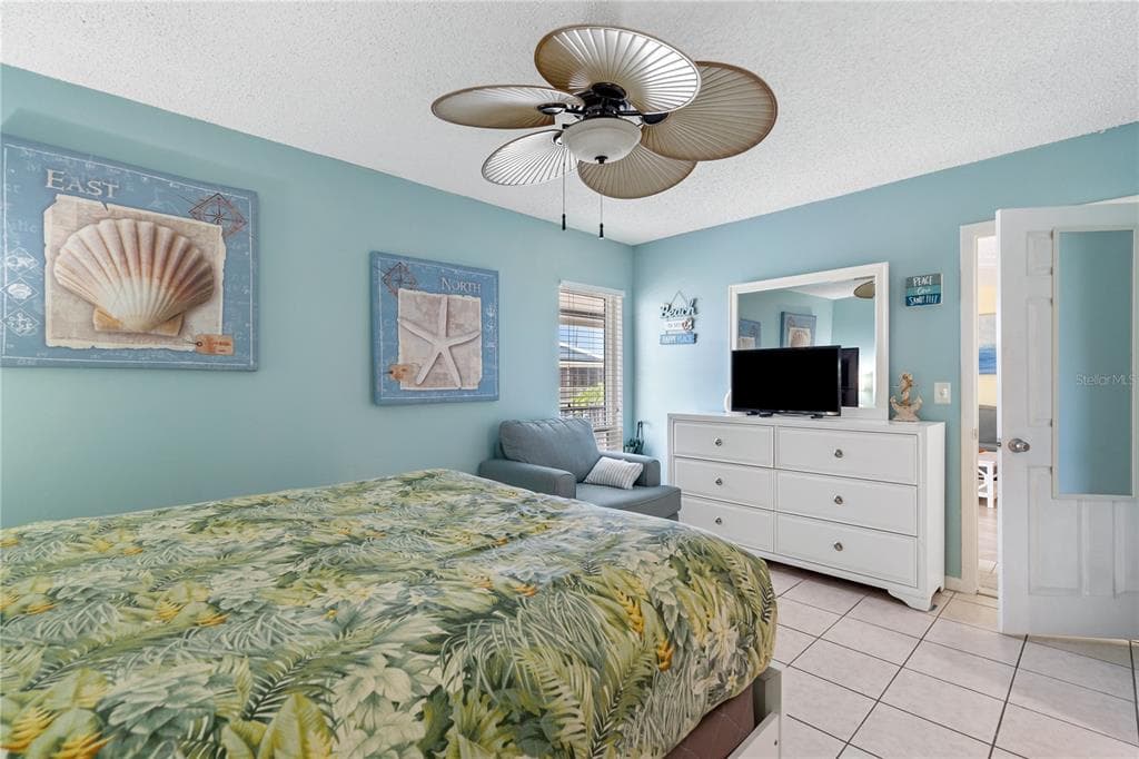 230 MEDALLION BOULEVARD E photo 14
