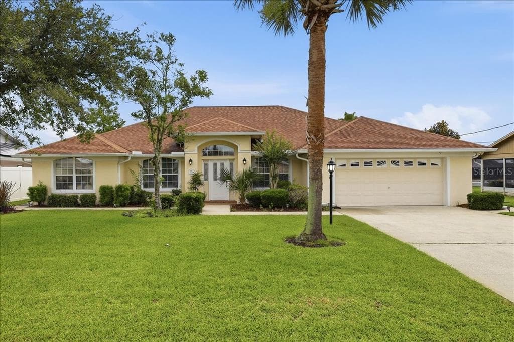 36 CLOVERDALE COURT N photo 2