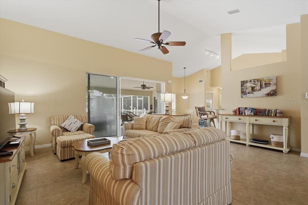 36 CLOVERDALE COURT N photo 16