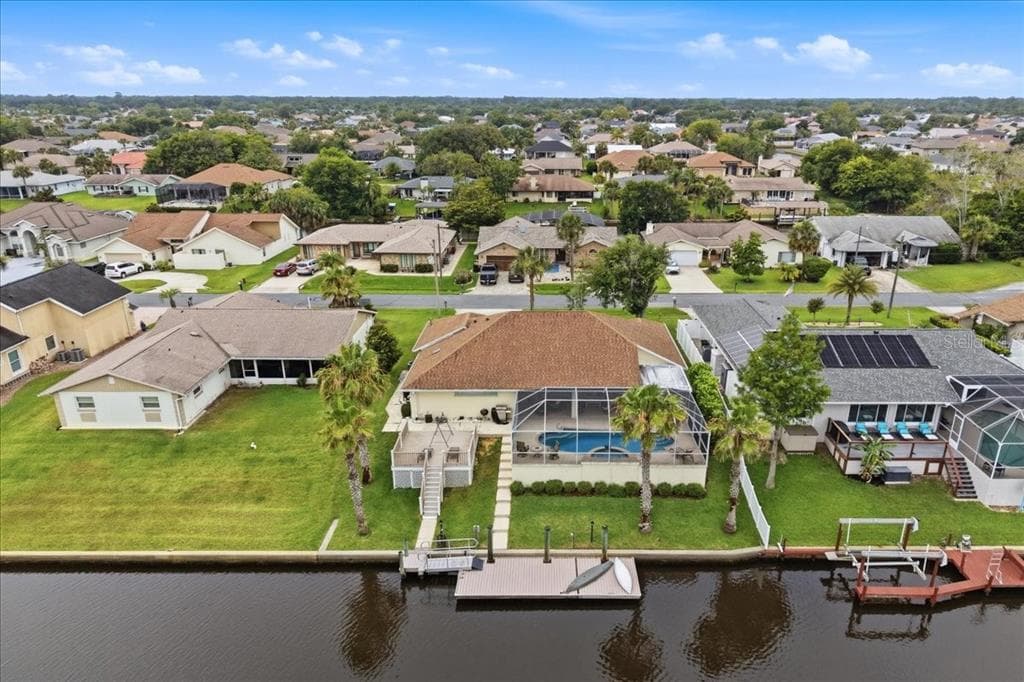 36 CLOVERDALE COURT N photo 1